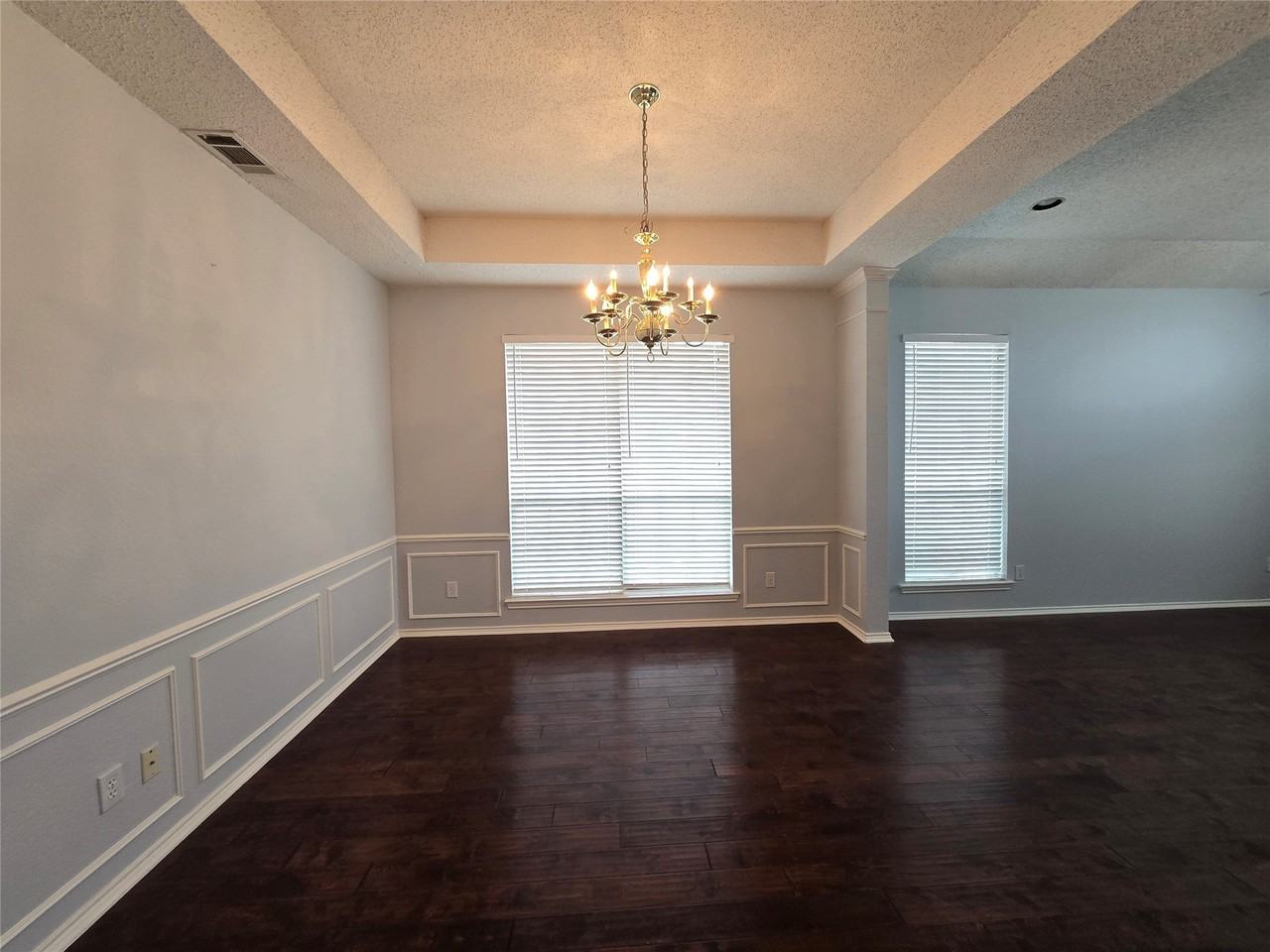 10512 Napa Valley Dr - Photo 4 of 22