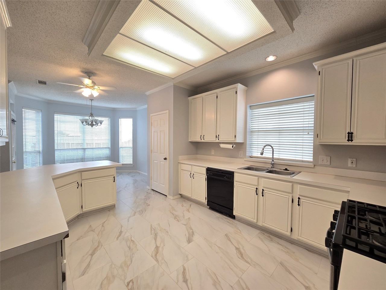 10512 Napa Valley Dr - Photo 7 of 22