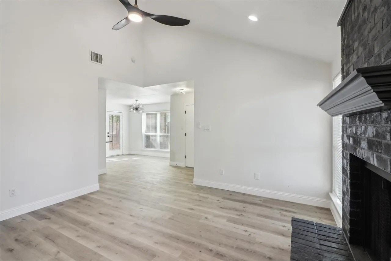 2401 Sherry St - Photo 5 of 20