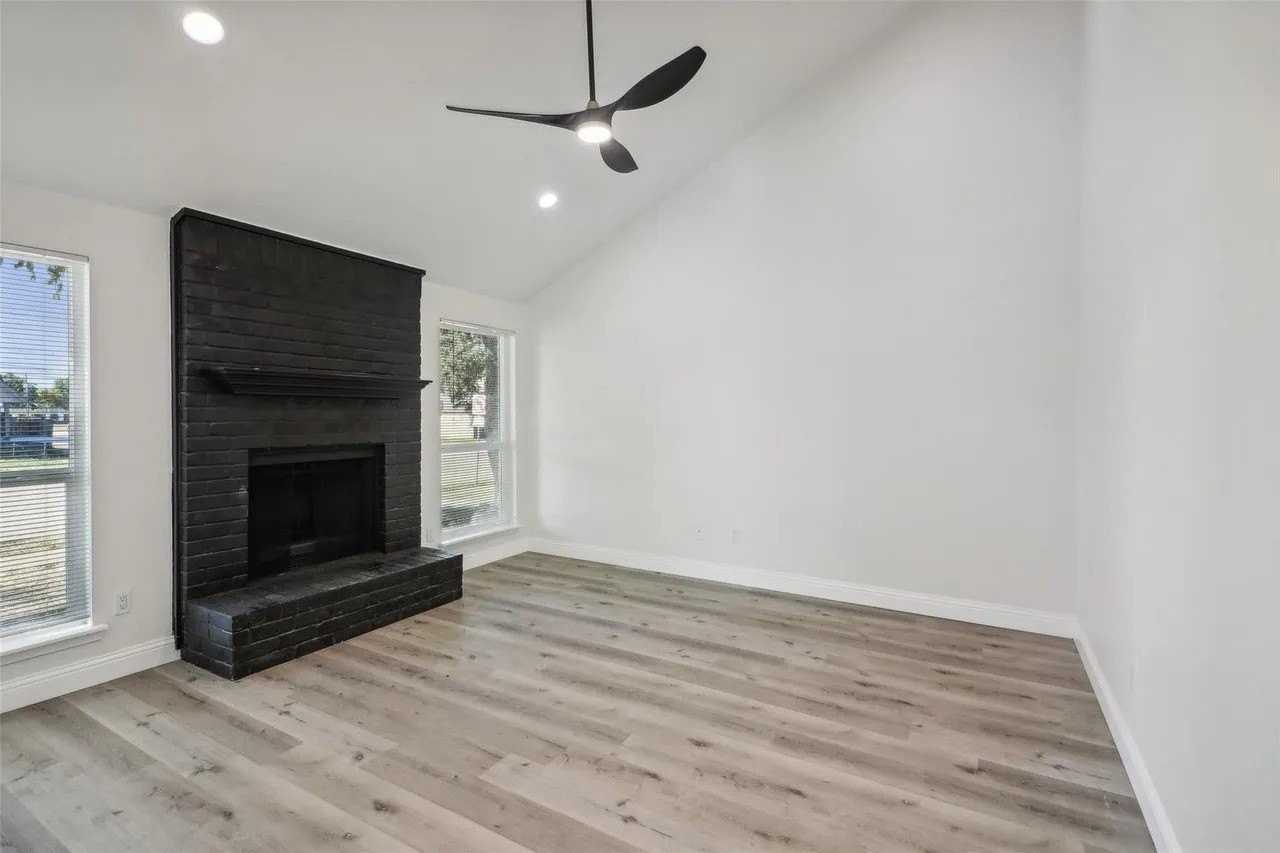 2401 Sherry St - Photo 6 of 20