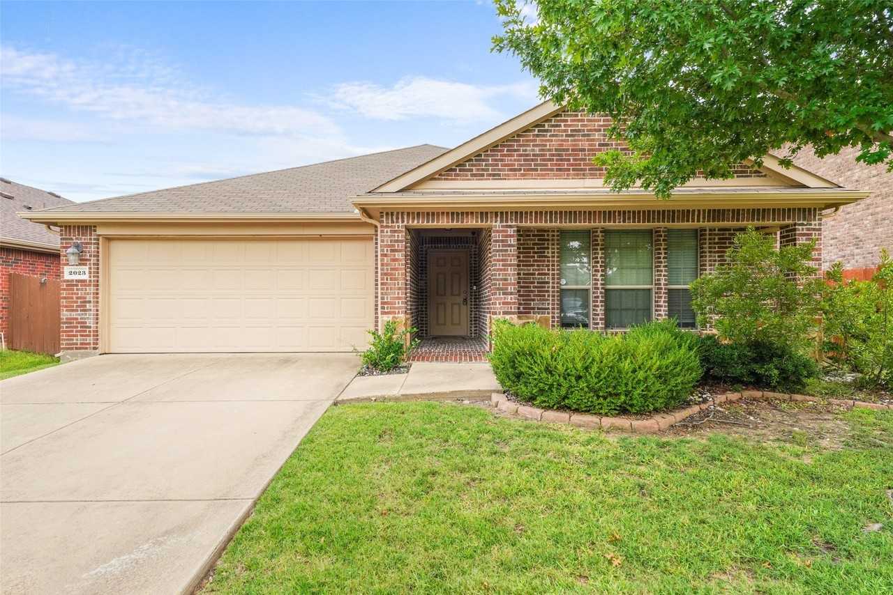 2023 Sterling Gate Dr - Photo 2 of 37