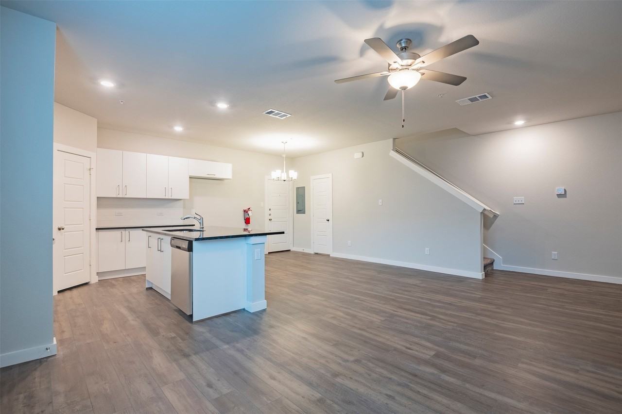 653 Wheatfield Dr
