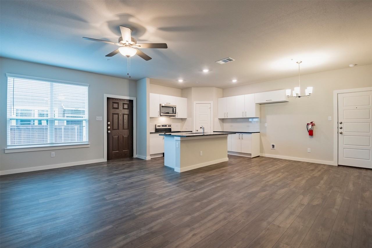 653 Wheatfield Dr - Photo 2 of 14