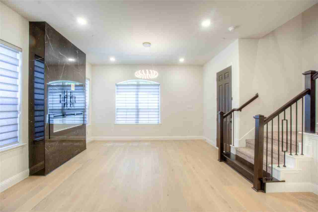 4429 Murphy Ln - Photo 2 of 22