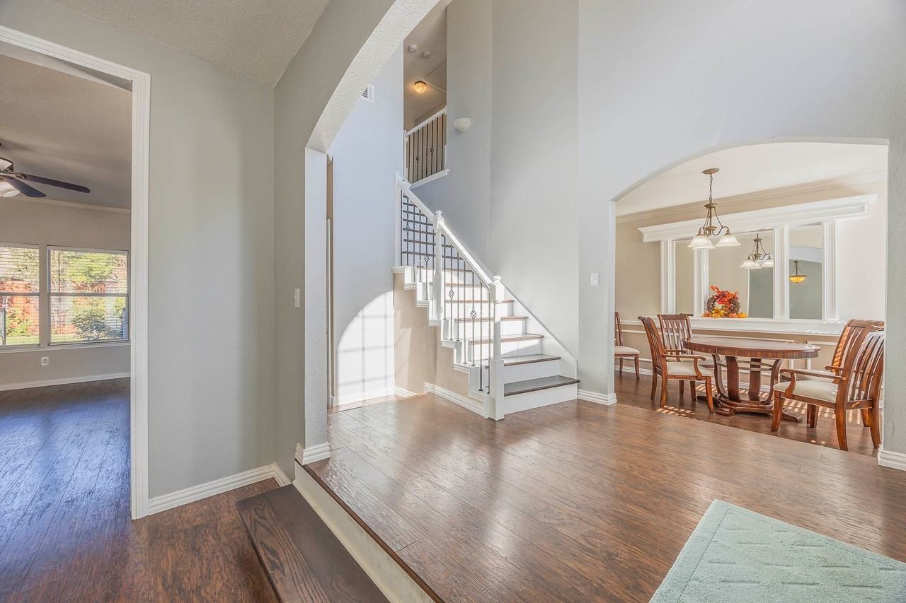 2705 Trophy Dr - Photo 4 of 40