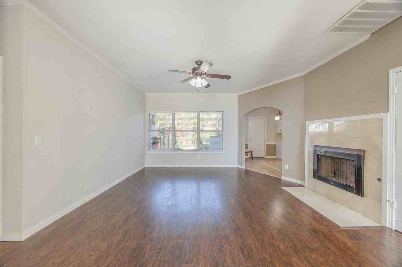 2705 Trophy Dr - Photo 7 of 40