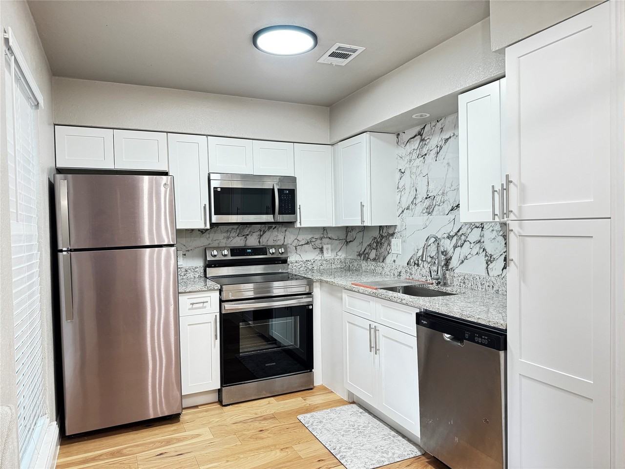 9833 Walnut St #106 - Photo 5 of 7