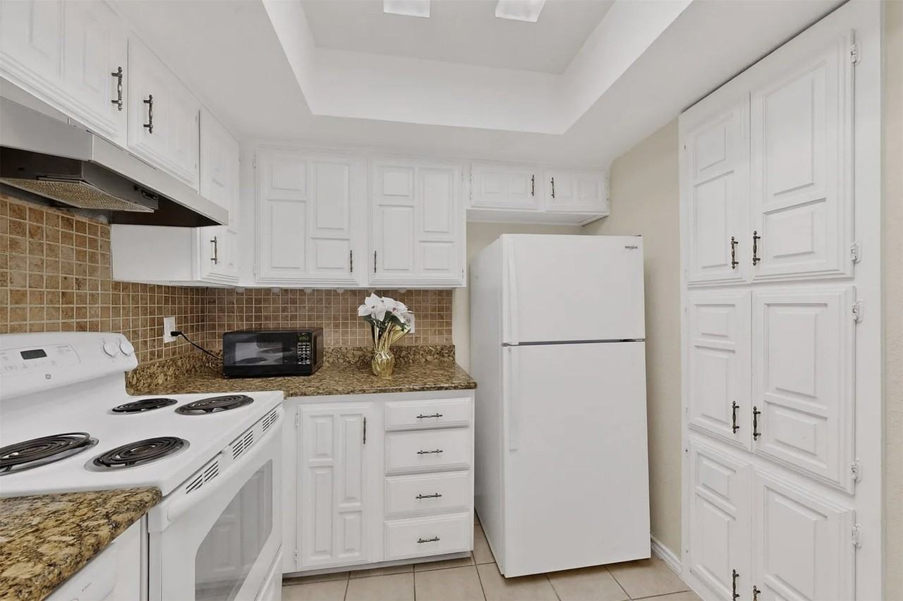 14151 Montfort Dr #367 - Photo 6 of 39