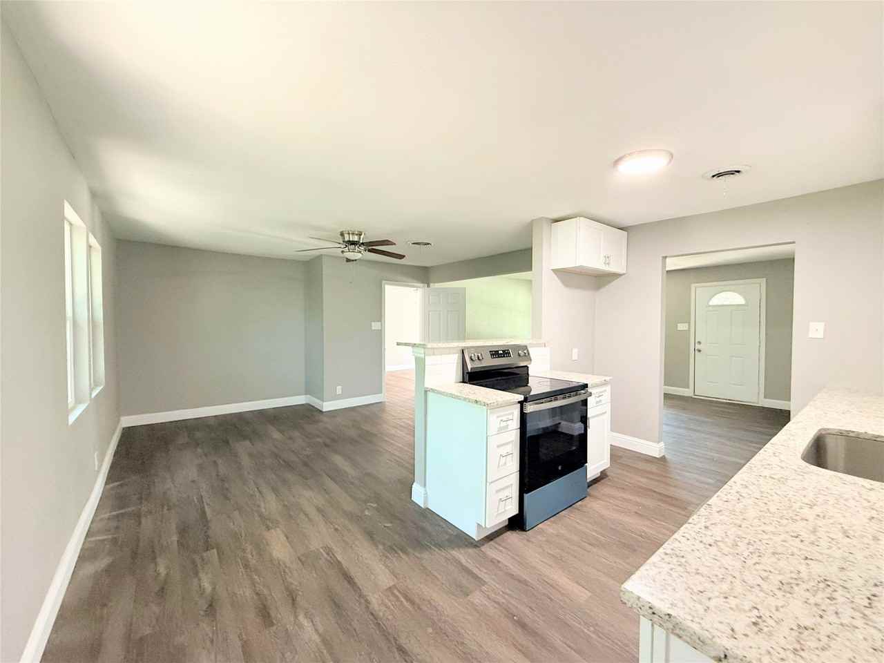 502 E Park Ave - Photo 2 of 18