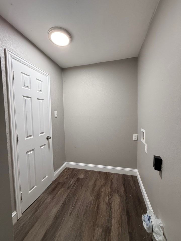 502 E Park Ave - Photo 5 of 18
