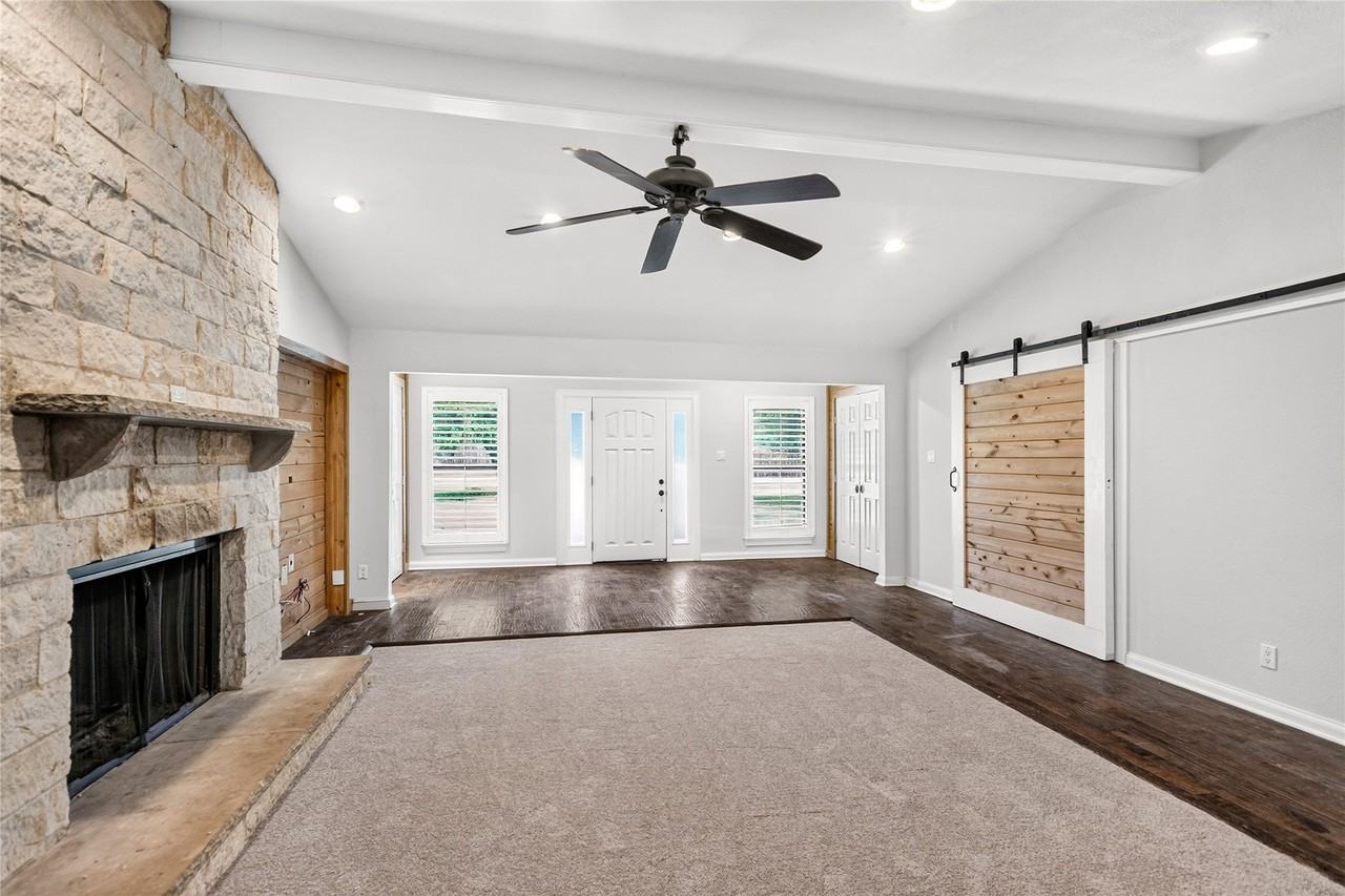 16740 Redbud Dr - Photo 4 of 24