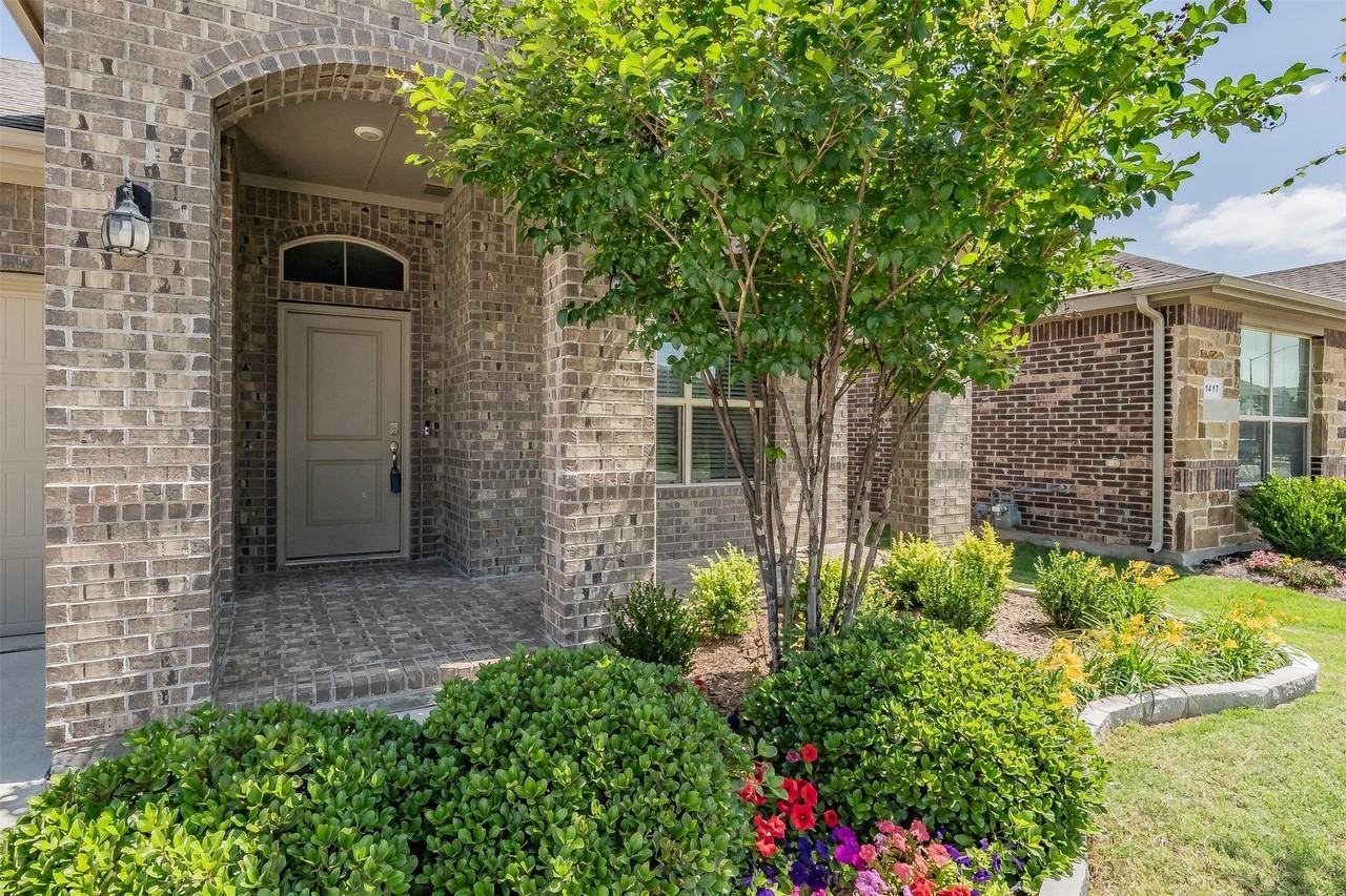 1413 Archway Ct - Photo 2 of 36