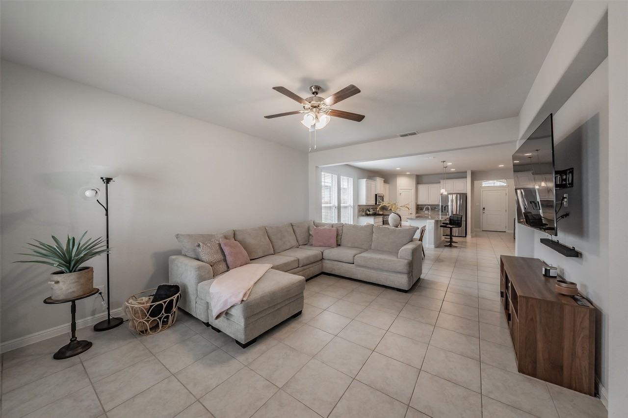 1413 Archway Ct - Photo 4 of 36