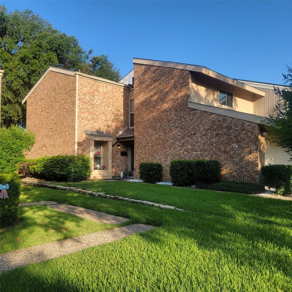 2908 Shady Lake Cir - Photo 2 of 32