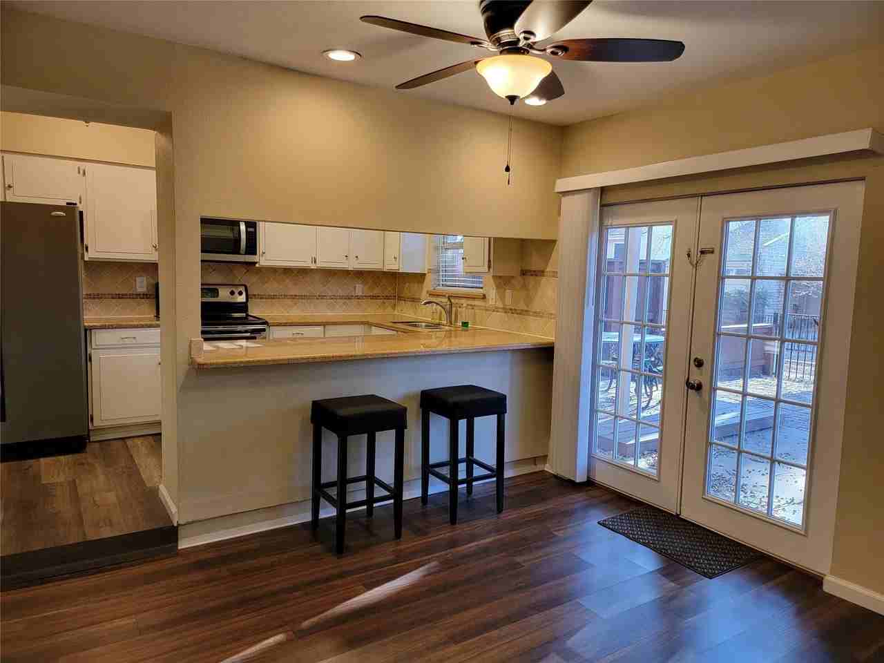 2908 Shady Lake Cir - Photo 4 of 32