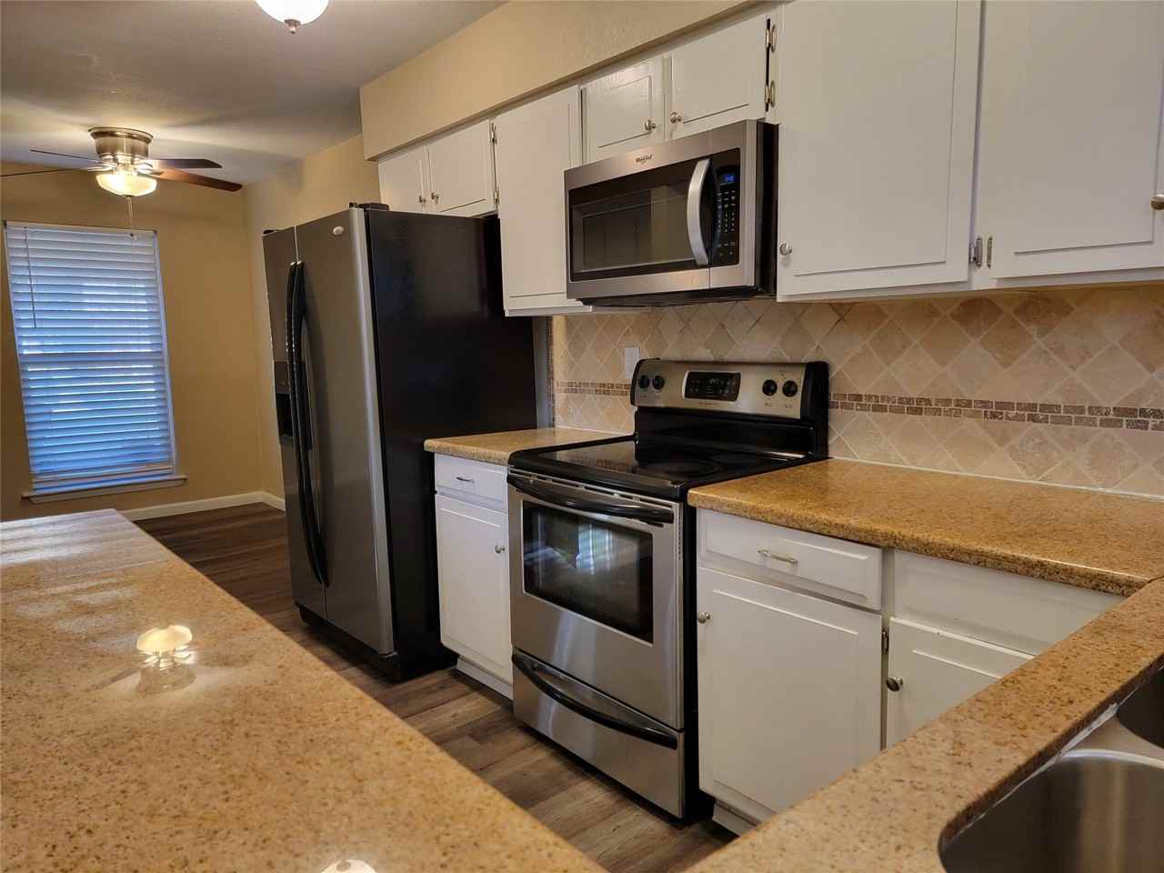 2908 Shady Lake Cir - Photo 5 of 32