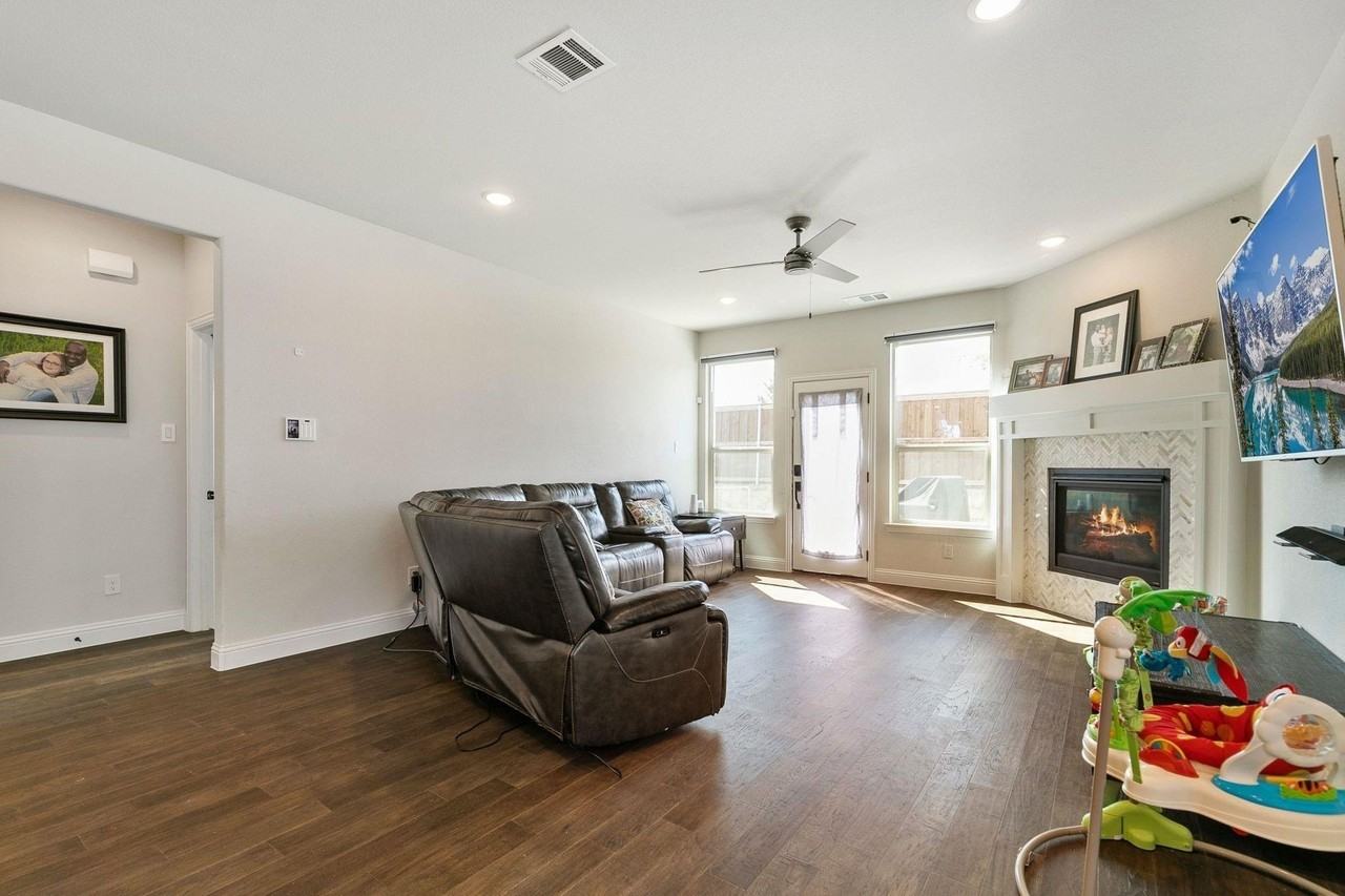 1630 Havenrock Dr - Photo 3 of 26