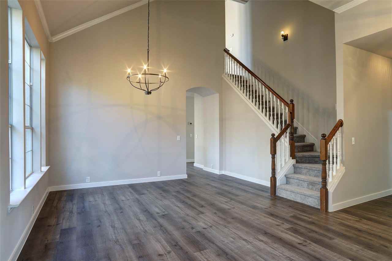2954 La Vista Ln - Photo 4 of 30