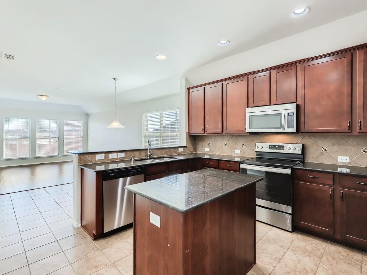 1270 Lasso Dr - Photo 3 of 19