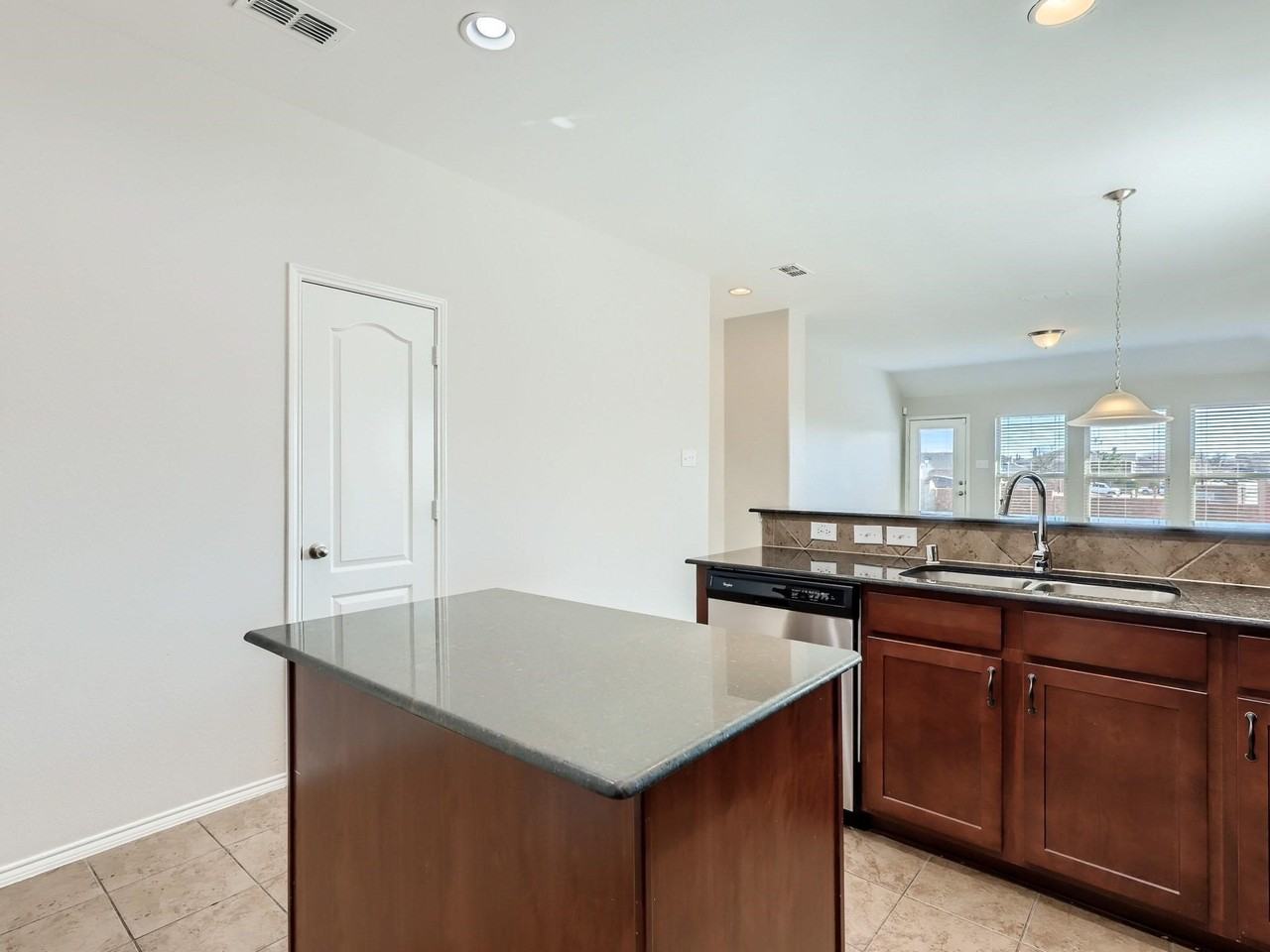 1270 Lasso Dr - Photo 4 of 19