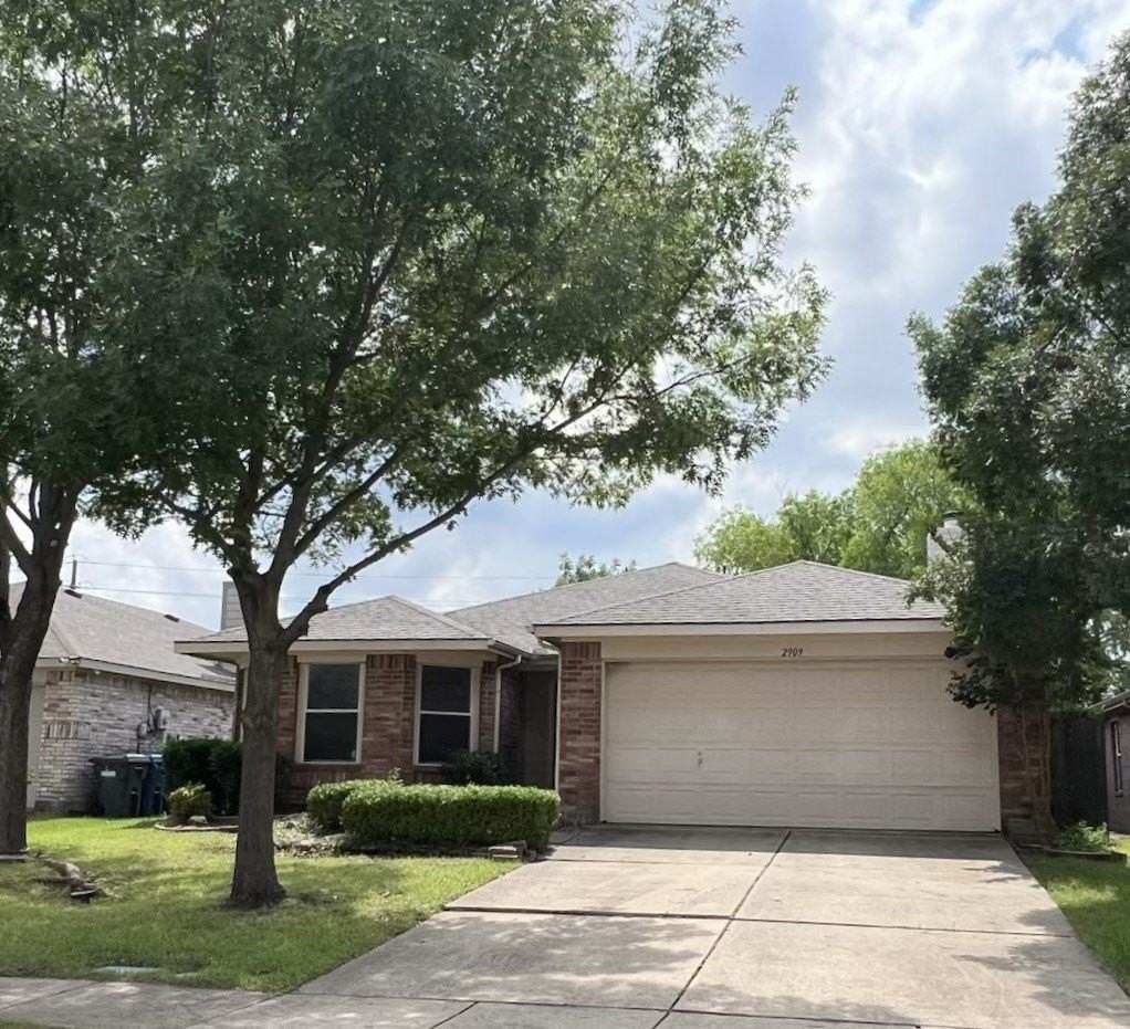 2909 Windhaven Dr - Photo 2 of 19