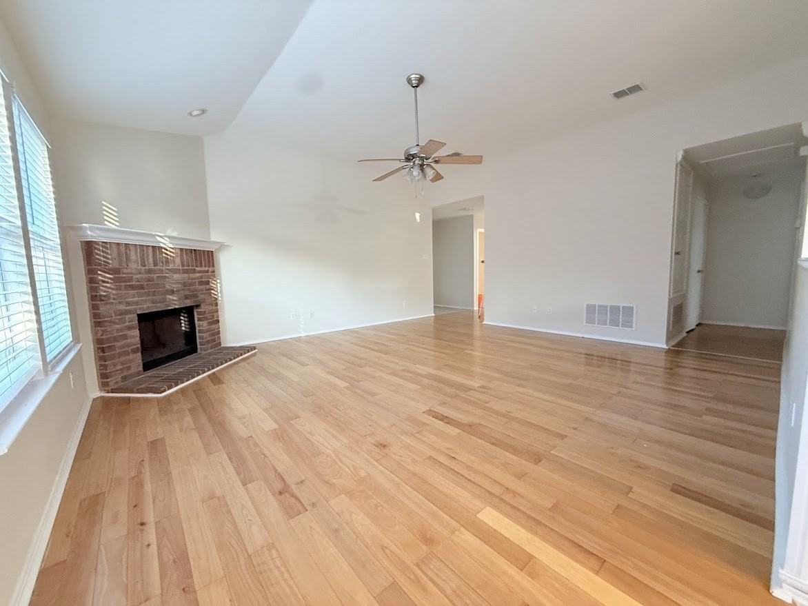 2909 Windhaven Dr - Photo 4 of 19
