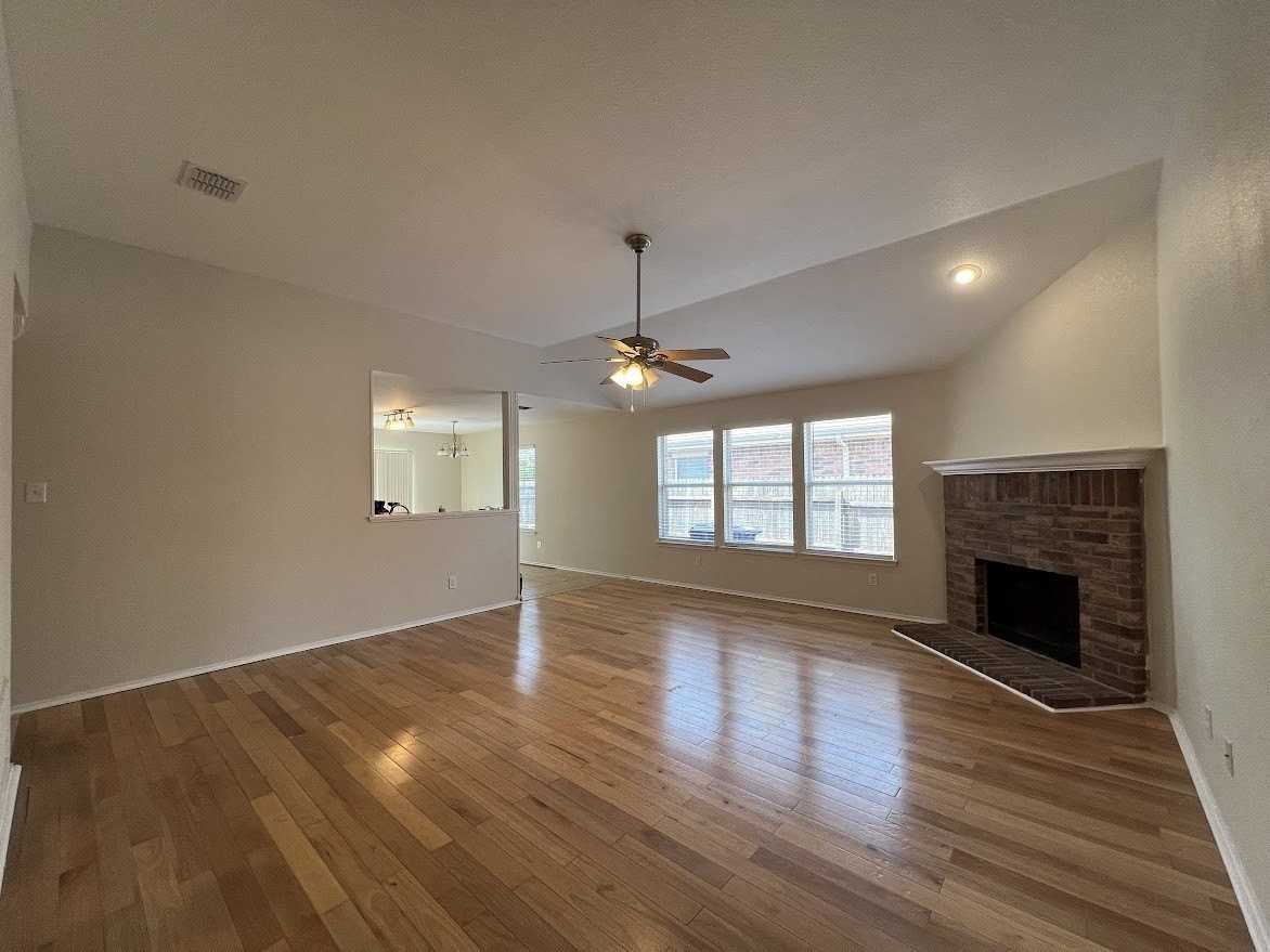 2909 Windhaven Dr - Photo 6 of 19