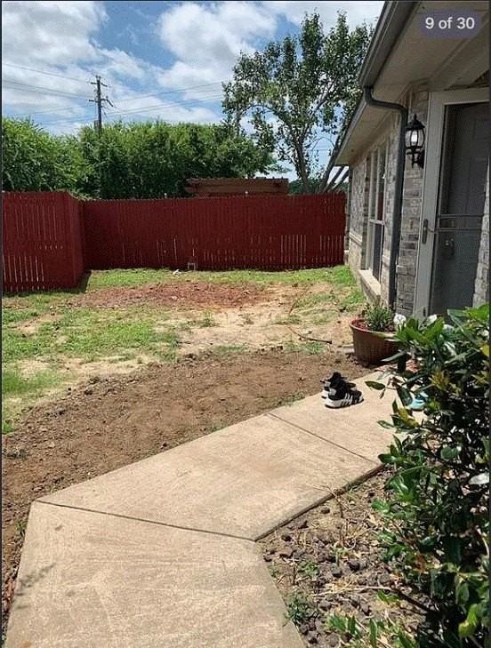 2202 Brookview Dr - Photo 2 of 32