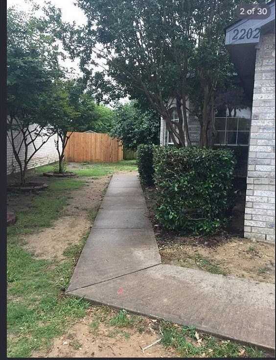 2202 Brookview Dr - Photo 3 of 32