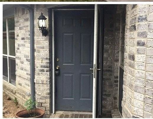 2202 Brookview Dr - Photo 4 of 32