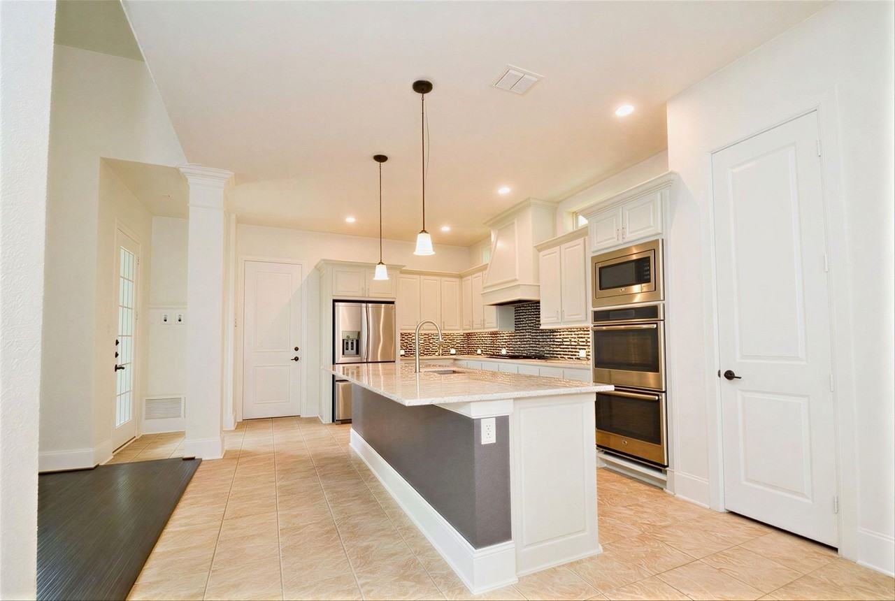 516 Four Stones Blvd - Photo 5 of 21