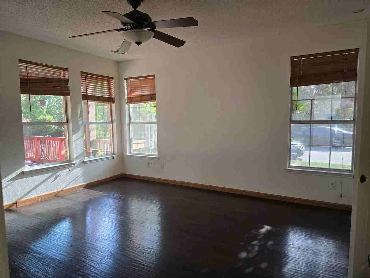 1516 Fallcreek Ct - Photo 5 of 21