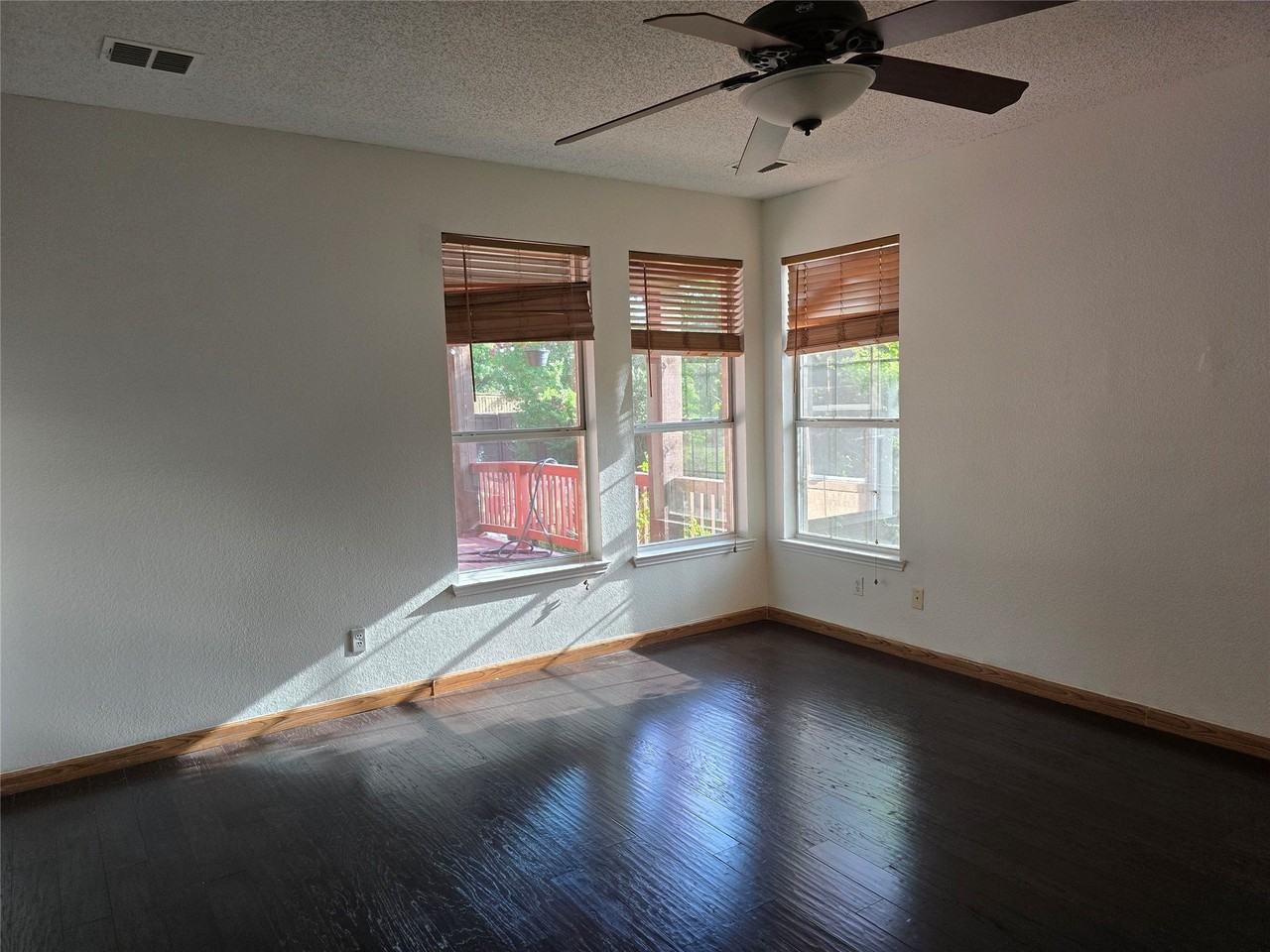 1516 Fallcreek Ct - Photo 6 of 21
