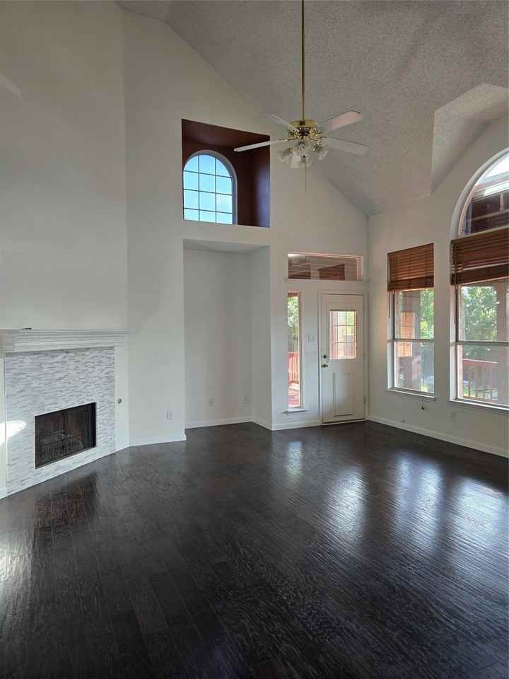 1516 Fallcreek Ct - Photo 7 of 21