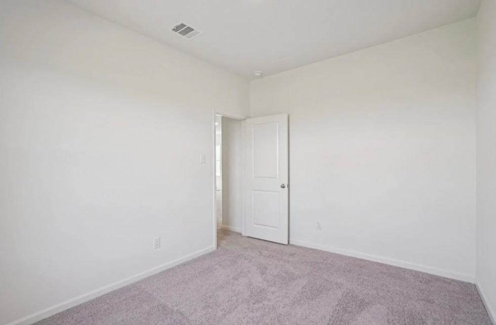 2211 Meadow Park Dr - Photo 4 of 12
