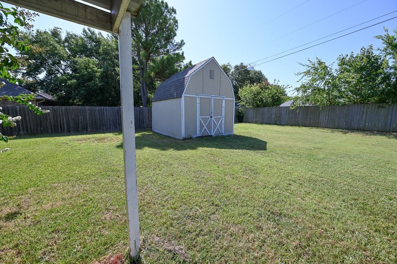 209 Brook Cir - Photo 3 of 16