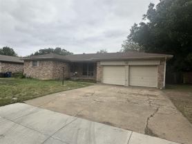 704 Clebud Dr - Photo 1 of 1