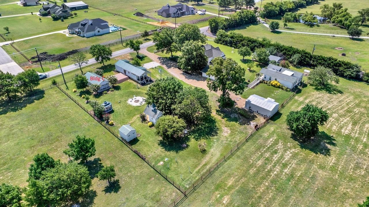 1425 Lone Star Rd #C - Photo 3 of 10