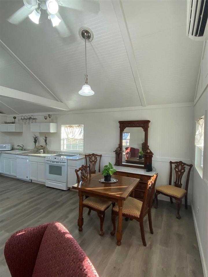 1425 Lone Star Rd #C - Photo 5 of 10