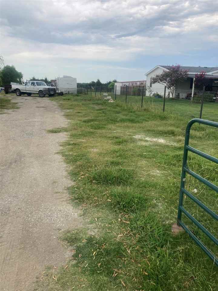 1461 County Road 697 - Photo 2 of 3