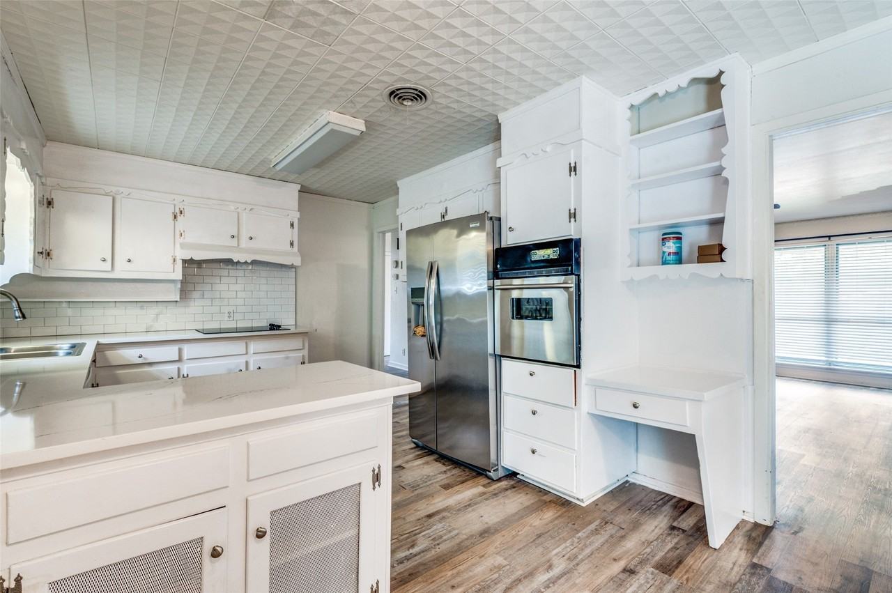 5613 Waltham Ave - Photo 2 of 12