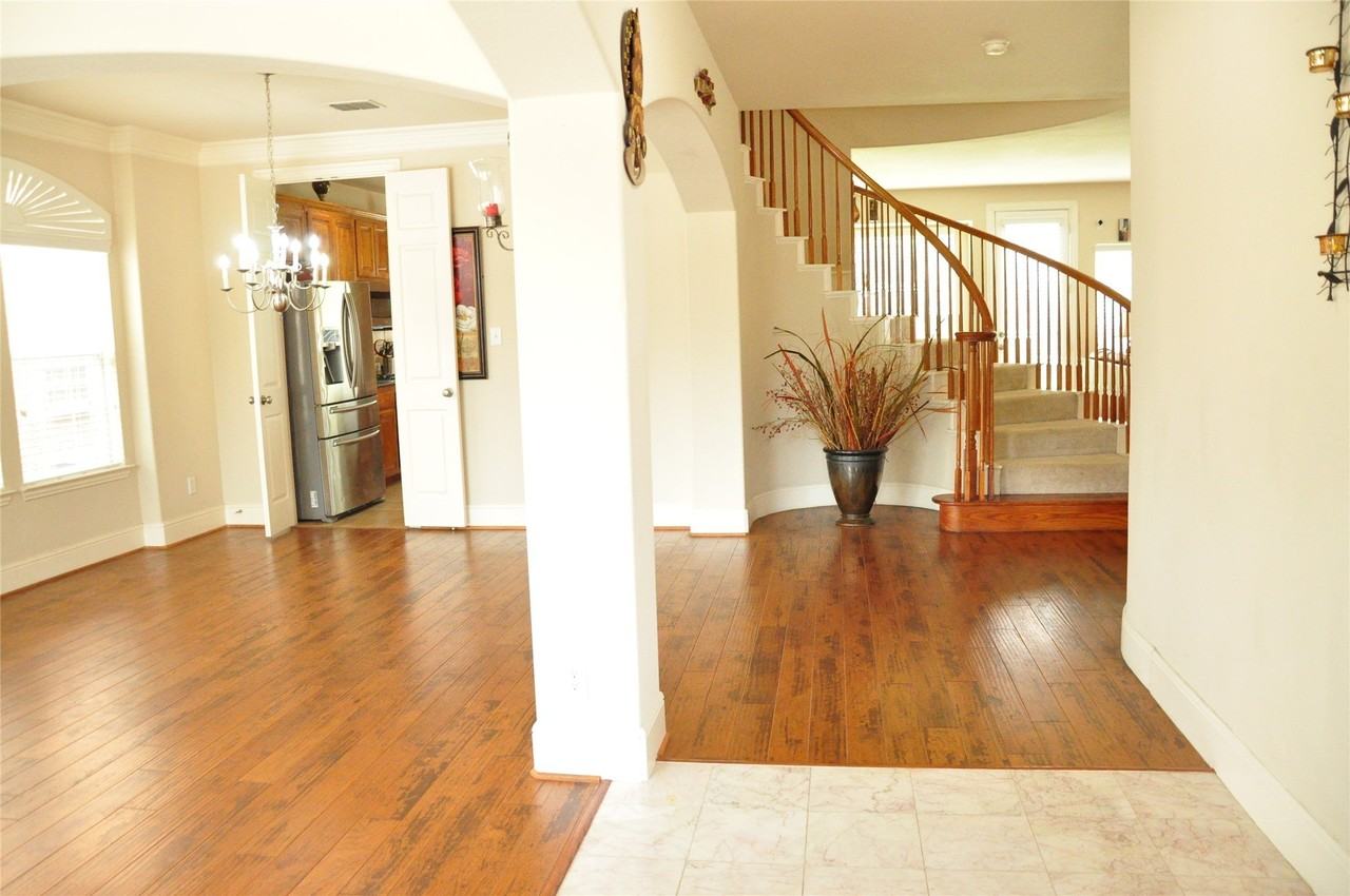 1312 Valley Vista Dr - Photo 3 of 18