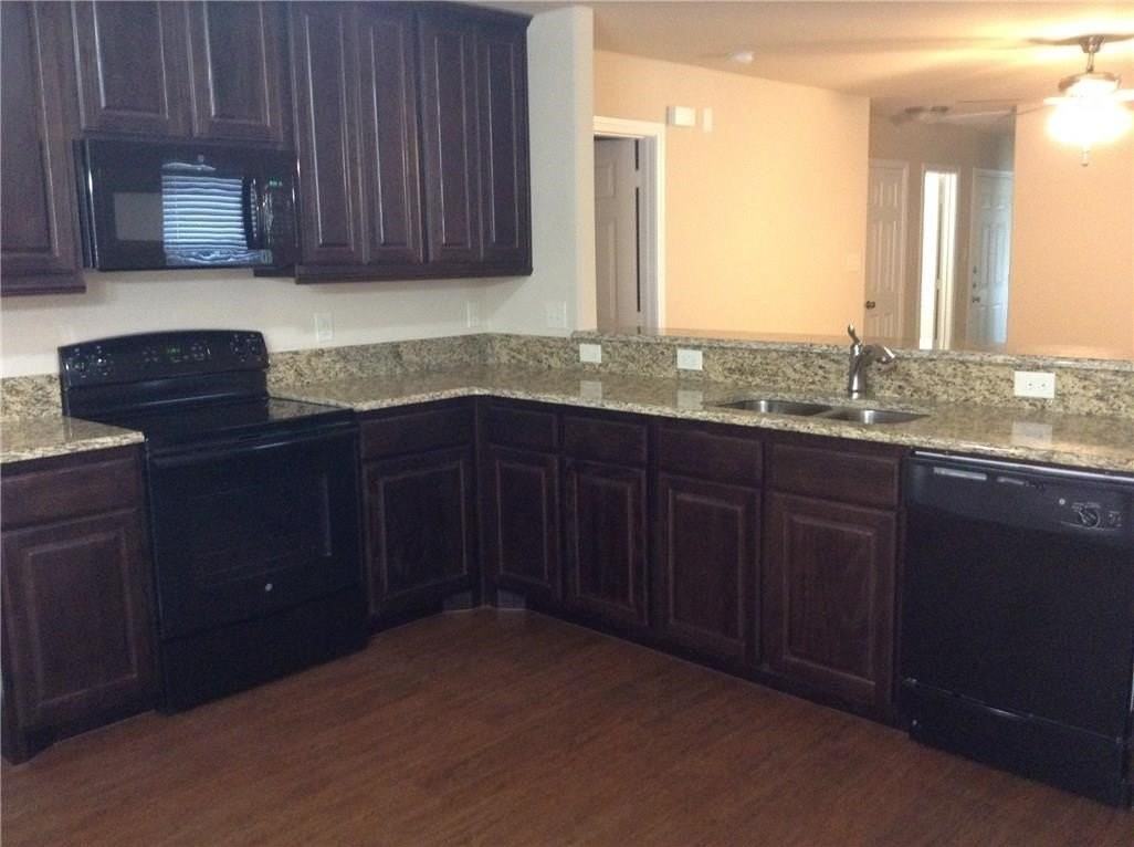 12100 Vista Oak Blvd - Photo 2 of 12