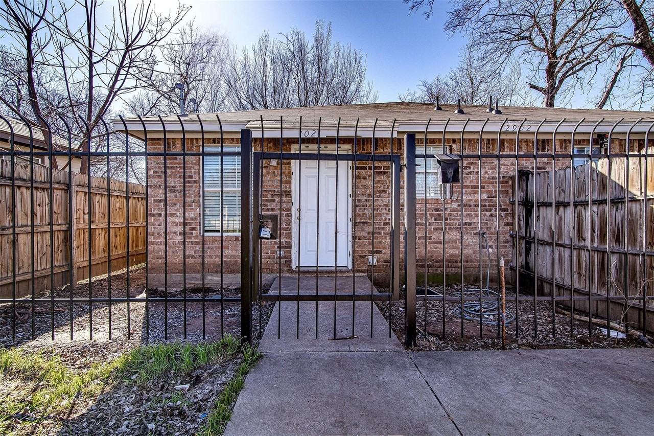 2902 Van Horn Ave #100