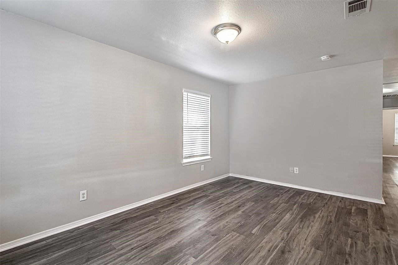 2902 Van Horn Ave #100 - Photo 3 of 16