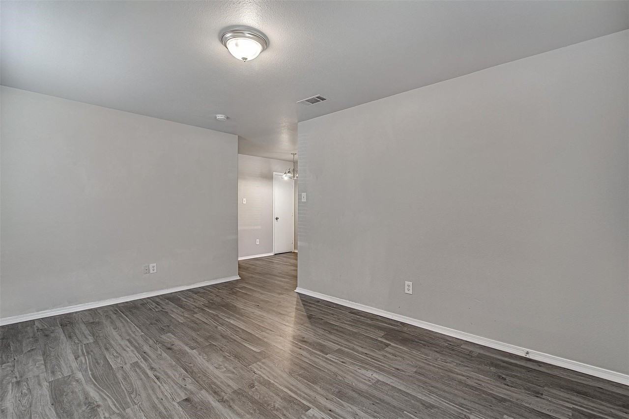 2902 Van Horn Ave #100 - Photo 4 of 16