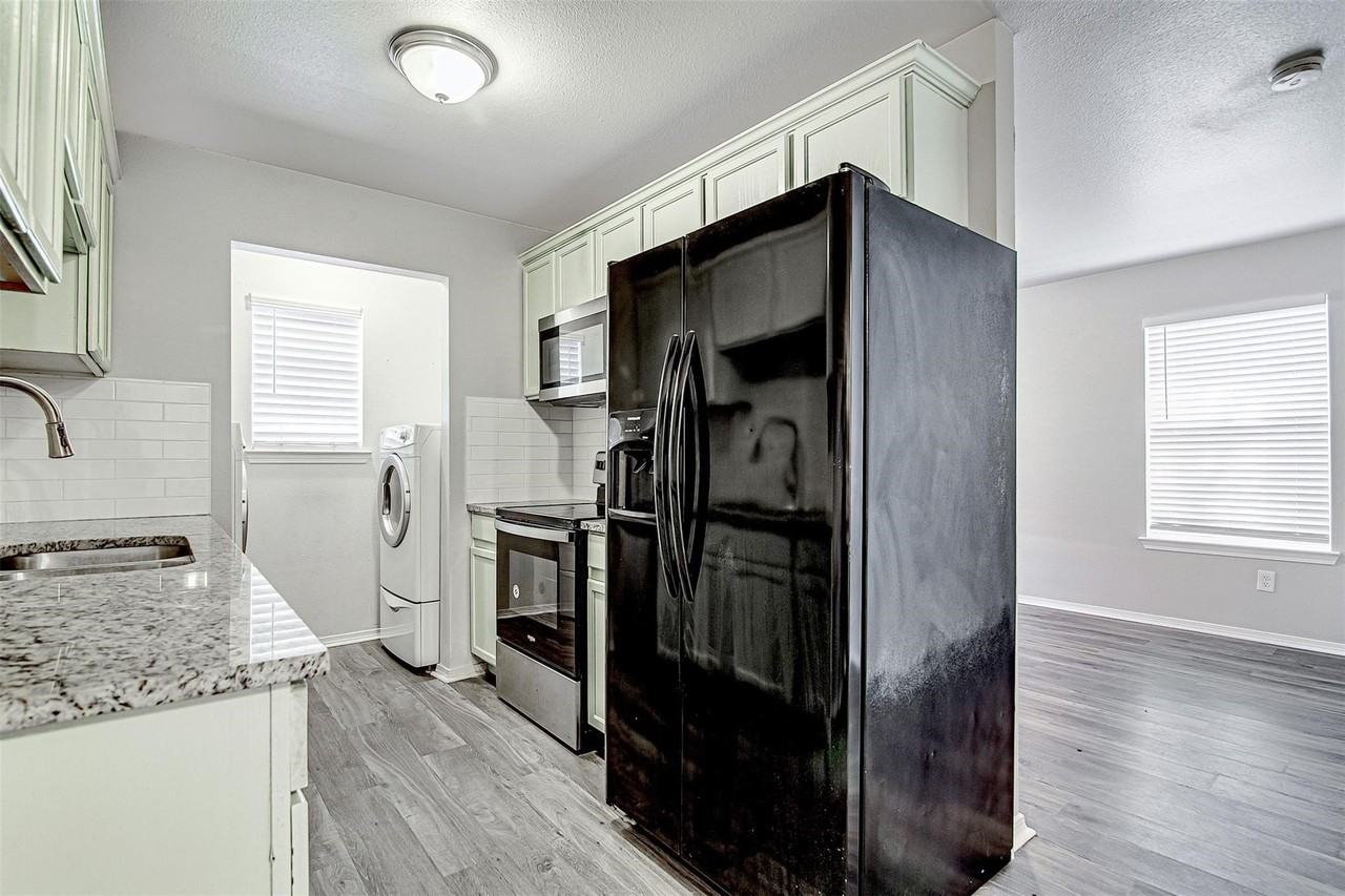2902 Van Horn Ave #100 - Photo 6 of 16