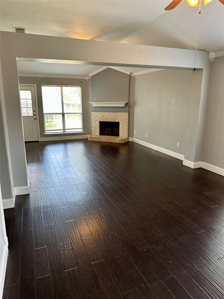 210 Windsor - Photo 6 of 22