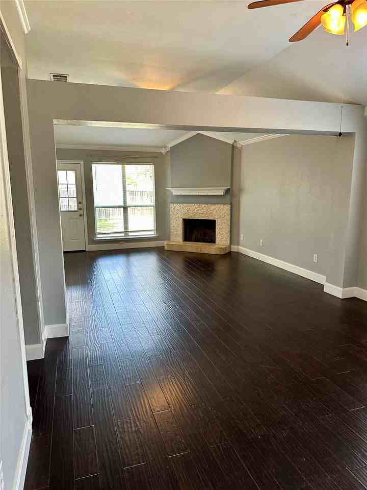 210 Windsor - Photo 7 of 22