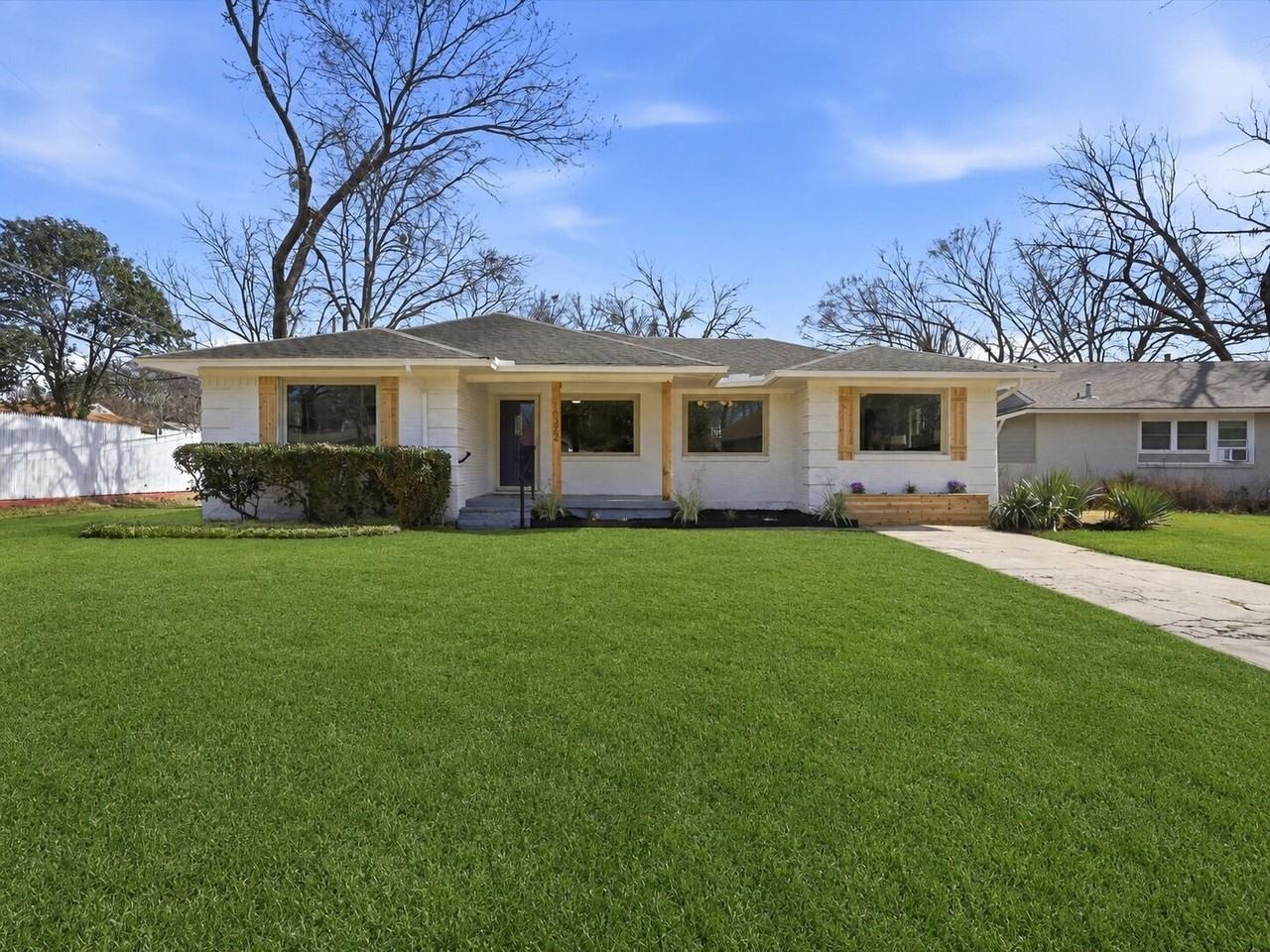 10322 Pinecrest Dr